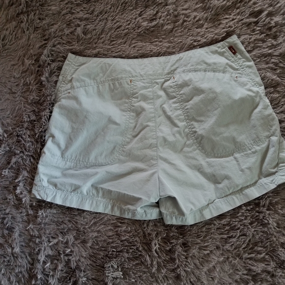 Women bluish gray pocketed shorts by Ret. Size 10 🎁 - Picture 2 of 5